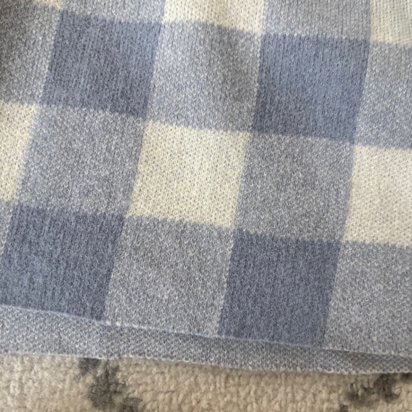 Blue and White Checked Cropped Sweater- Dazy - Picture 3 of 7